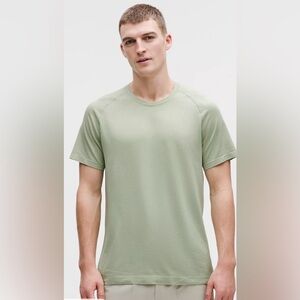 Lululemon men’s Metal Vent Tech Short-Sleeve Shirt